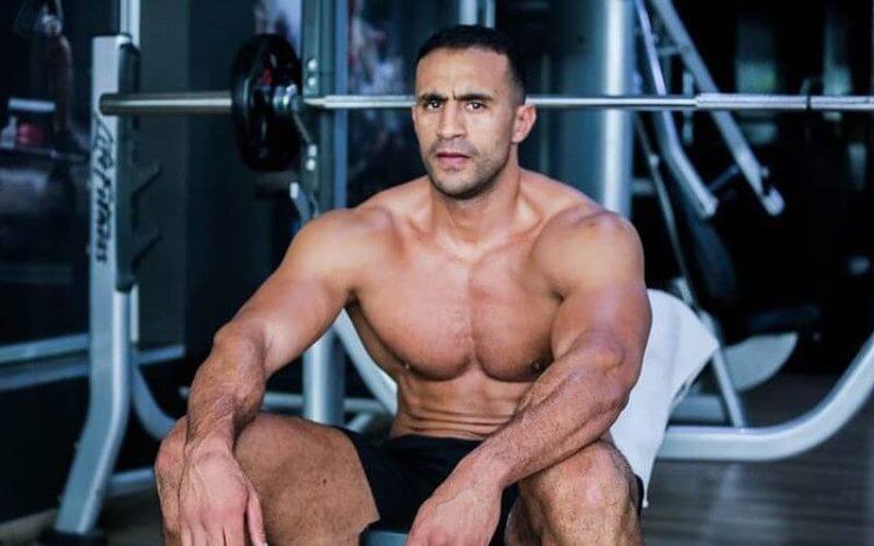 Badr Hari kiest zijn tegenstanders