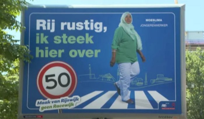 Storm aan haatreacties op foto moslima in Nederlandse verkeerscampagne