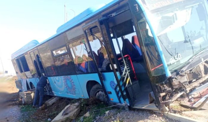 Bus crasht in Asilah: 11 gewonden