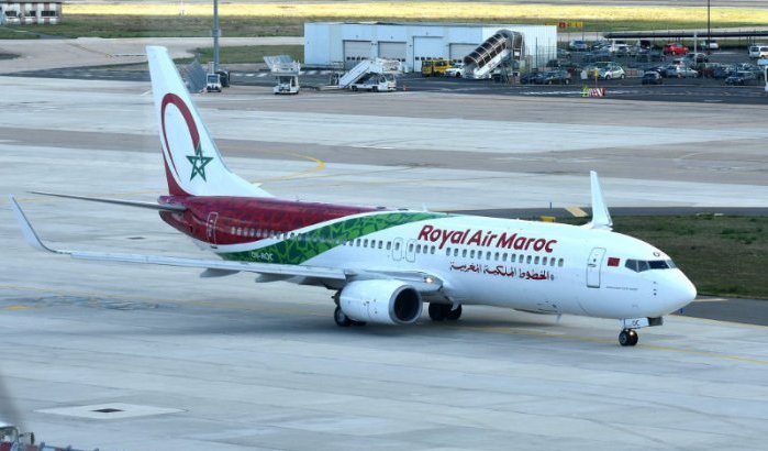 Vliegtuig Royal Air Maroc schiet van landingsbaan in Liberia (foto's)