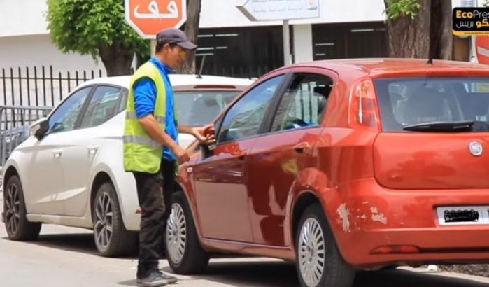 Politie arresteert illegale parkeerwachters in Nador