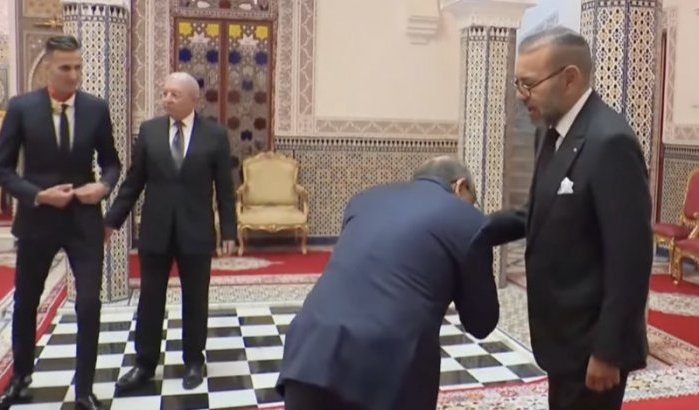 Koning Mohammed VI maakt duidelijke statement met onderscheidingen (video)