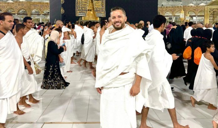 Hatim Ammor straalt tijdens Umrah in Mekka (foto's)