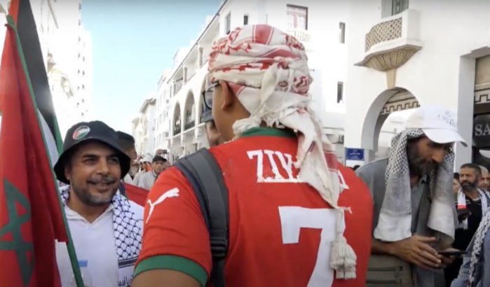 Shirt Hakim Ziyech hit tijdens mars voor Palestina in Marokko (video)