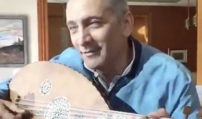 Zakenman Moulay Hafid Elalamy blijkt virtuoos op de oud (video)