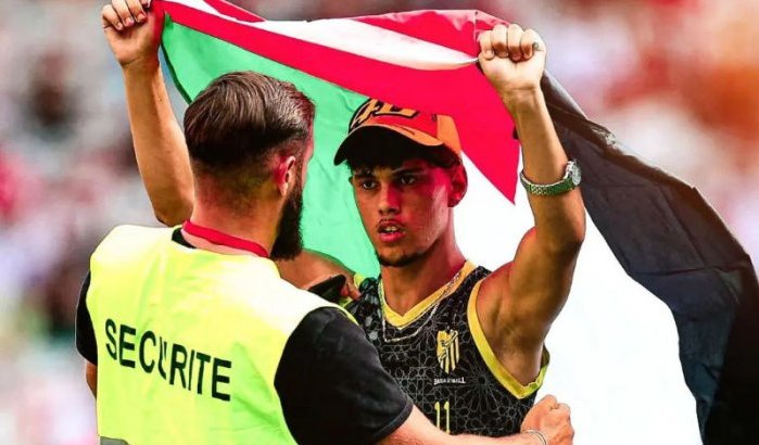 Marokkaanse supporter met Palestijnse vlag gearresteerd op Olympische Spelen (foto's)