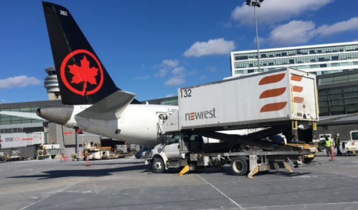 Cateringtruck ramt vliegtuig Air Canada naar Casablanca (video)