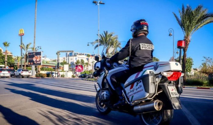 Marokkaanse politieagent geschorst na intimidatie op straat