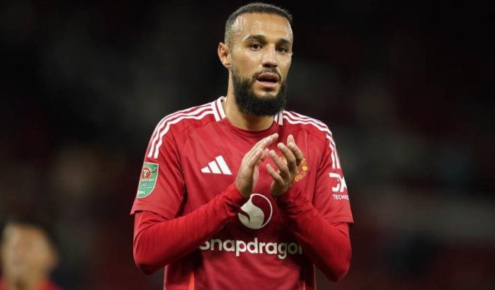 Noussair Mazraoui week na hartoperatie terug op het veld