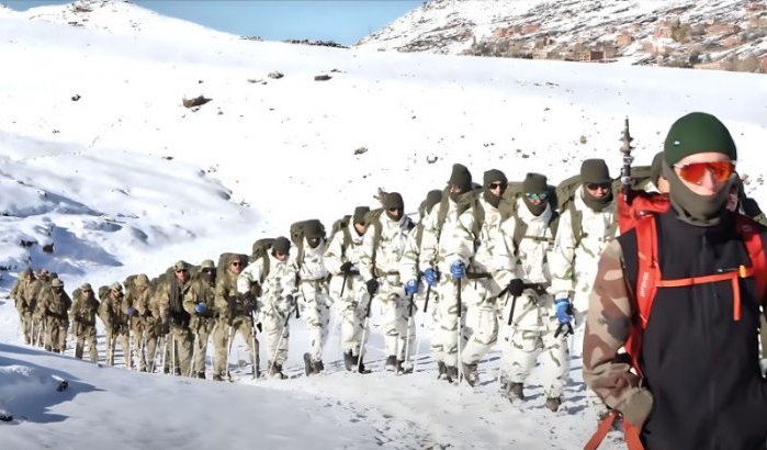 Indrukwekkende beelden: Marokkaanse en Franse soldaten trainen in Atlasgebergte (video)