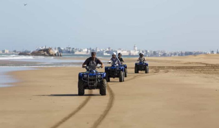 Quads en crossmotoren in beslag genomen op strand Nador