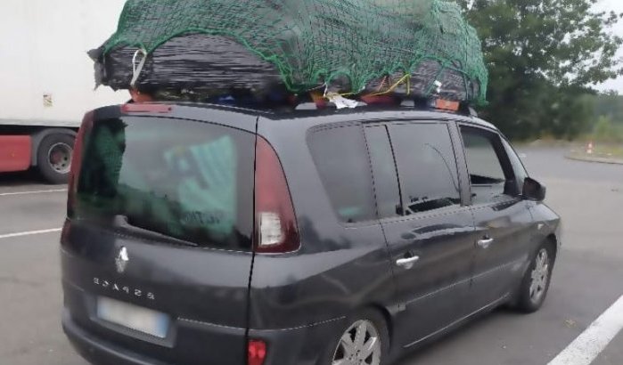 400 kilo te veel bagage: Marokkaans gezin onderschept op weg naar vakantie