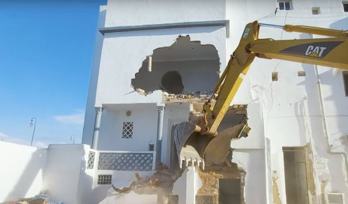 Woningen en winkels met de grond gelijk gemaakt in Rabat (video)