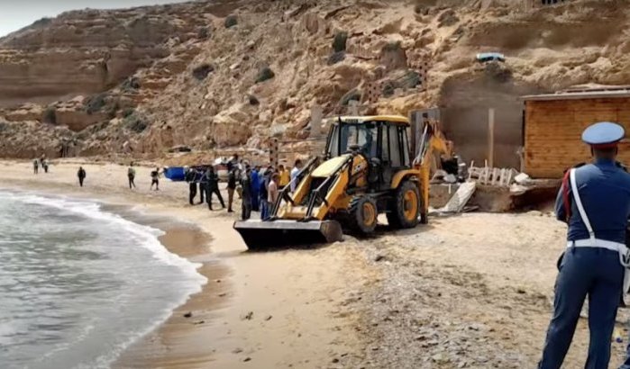 Marokkaanse autoriteiten ontruimen strand in Nador (video)