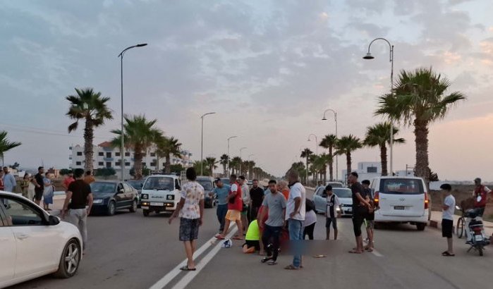 Vrouw kritiek na aanrijding bij strand Arekmane