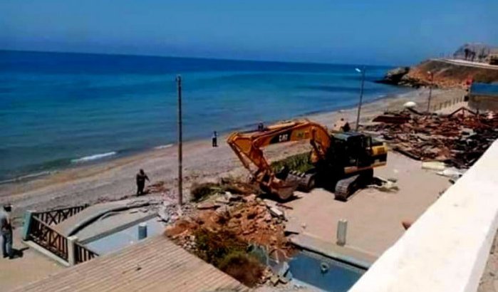 Al Hoceima maakt Quemado strand vrij