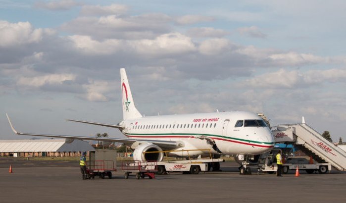 Passagiers Royal Air Maroc vast in Marrakech na angstige noodlanding