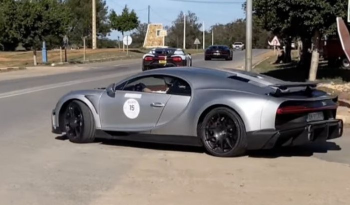 Luxe Bugatti crasht tijdens promotietour in Marokko (video)