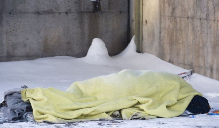 Hulpactie voor daklozen in besneeuwd Al Hoceima