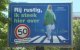 Storm aan haatreacties op foto moslima in Nederlandse verkeerscampagne